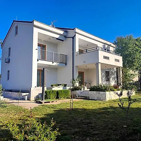 Hotel Grape Pirovac